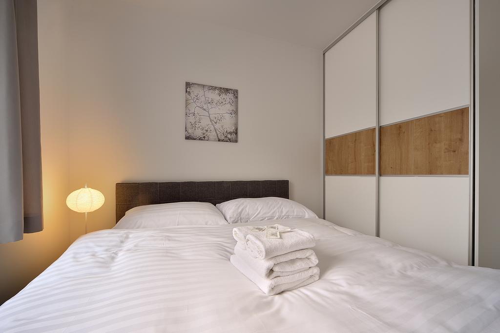 ברטיסלאבה Charming & Cozy Ambiente Apartments מראה חיצוני תמונה